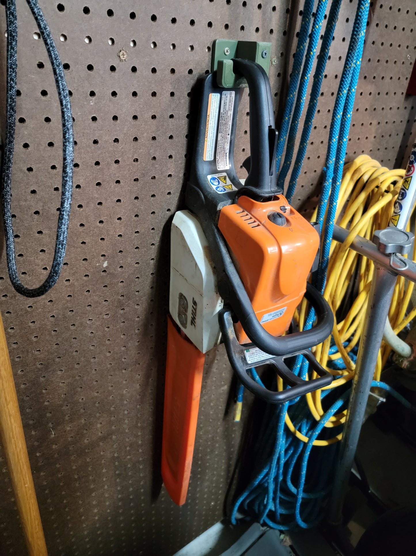 Chainsaw wall mount