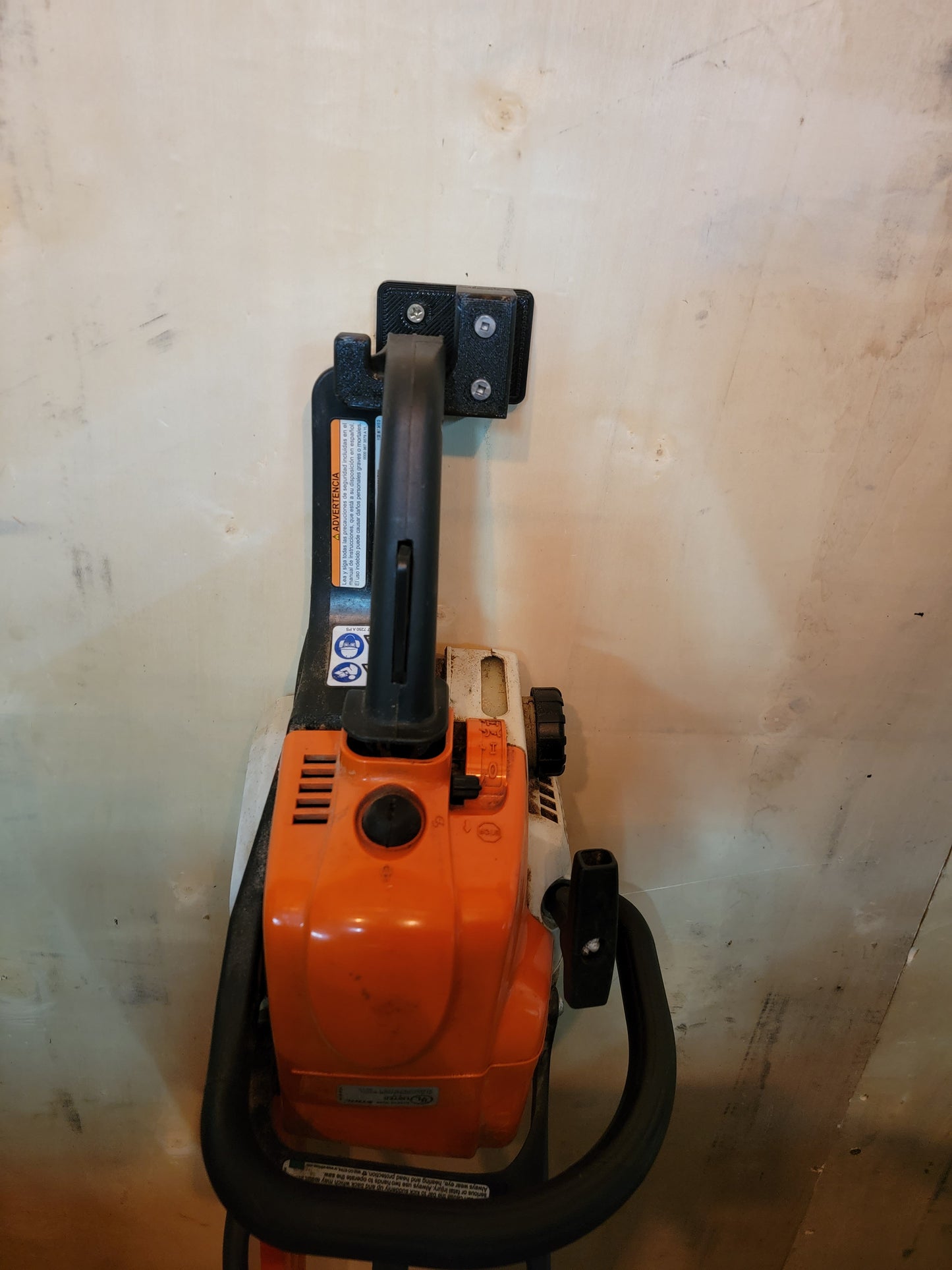 Chainsaw wall mount