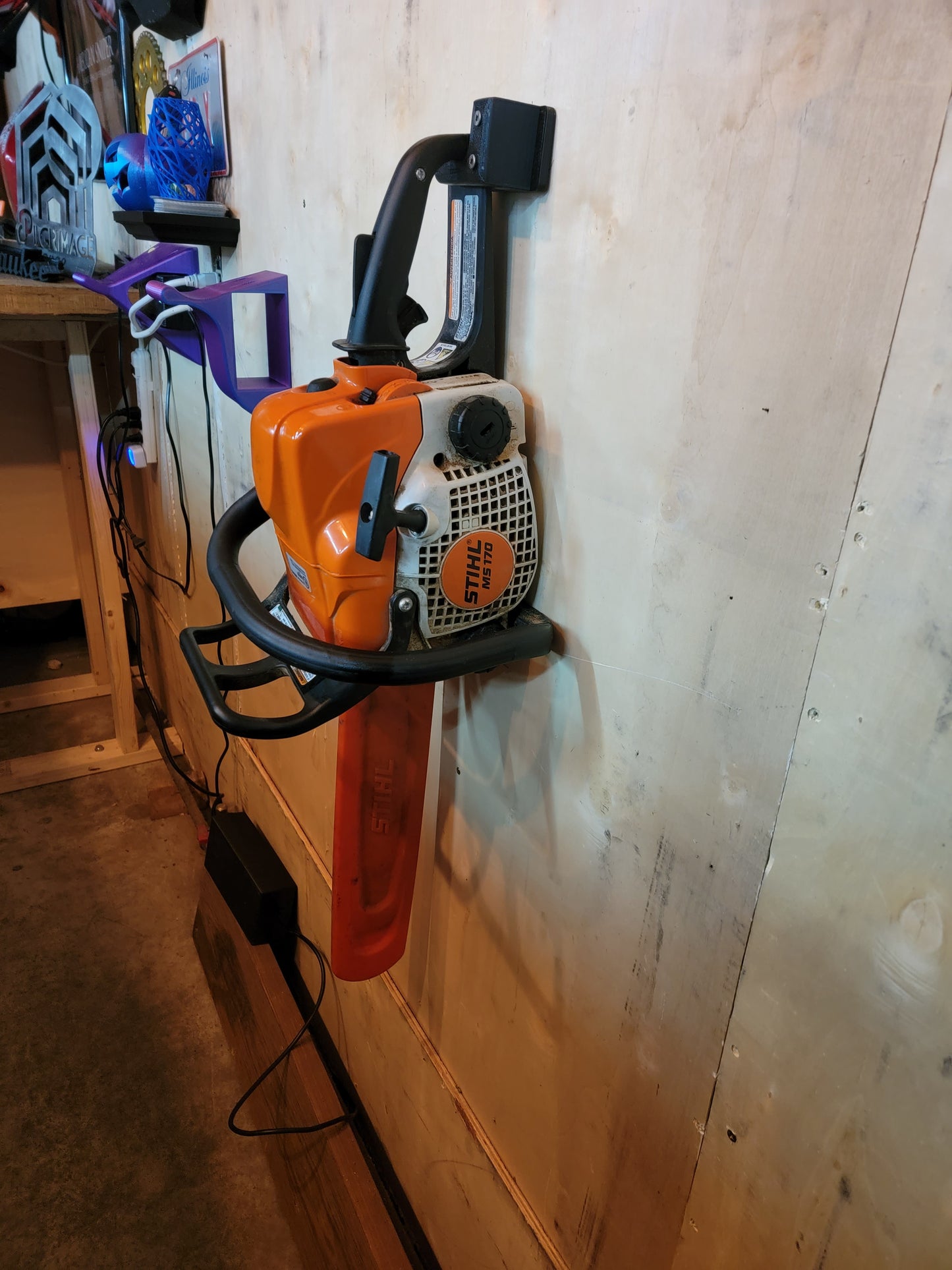 Chainsaw wall mount